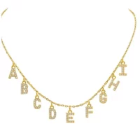 Collier personnalisé avec lettres dorées et strass – Nominiz